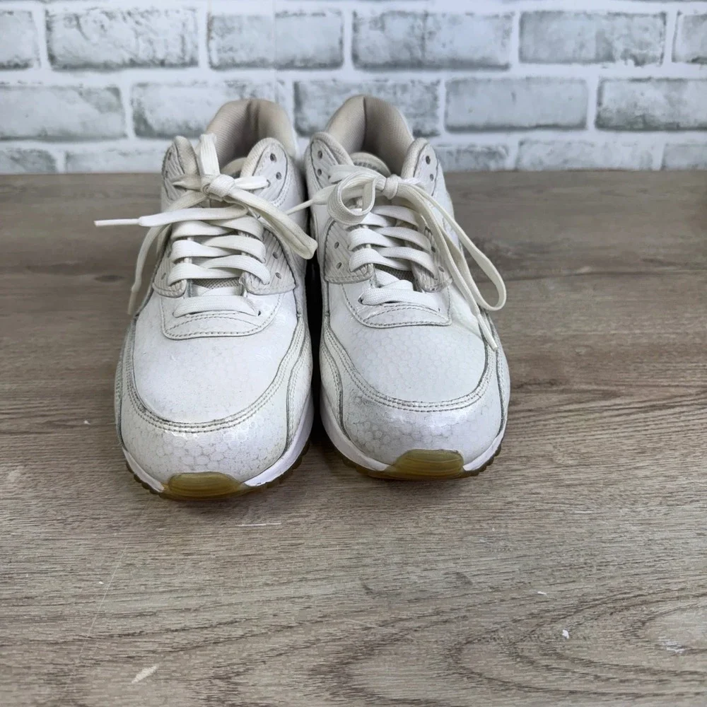 Nike Air Max 90 White Snakeskin Gum Sole Sneakers Size 10 Mens